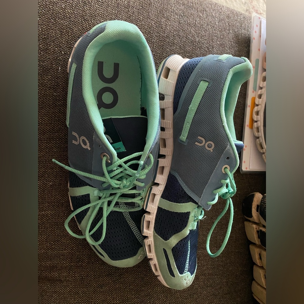 Womens On Clouds 9.5